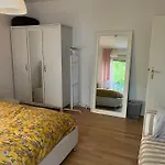 Full Flat In Centre With Balcony Frankfurt nad Mohanem