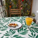Full Flat In Centre With Balcony Apartmán *