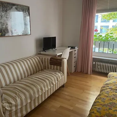 Business Flat Westend Nordend With Workspace Fast Wifi And Balcony