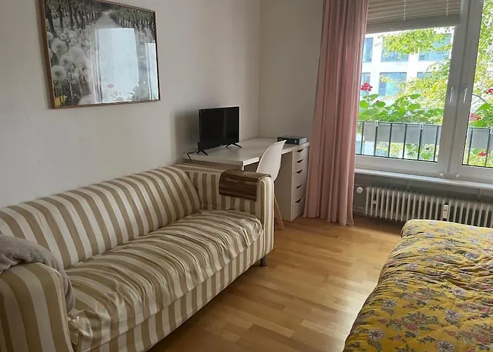 Full Flat In Centre With Balcony