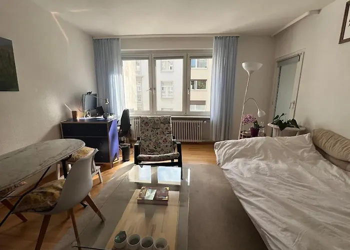 Full Flat In Centre With Balcony 公寓 *